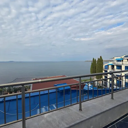 Blue Bay Palace Apart Complex Pomorie Exterior photo