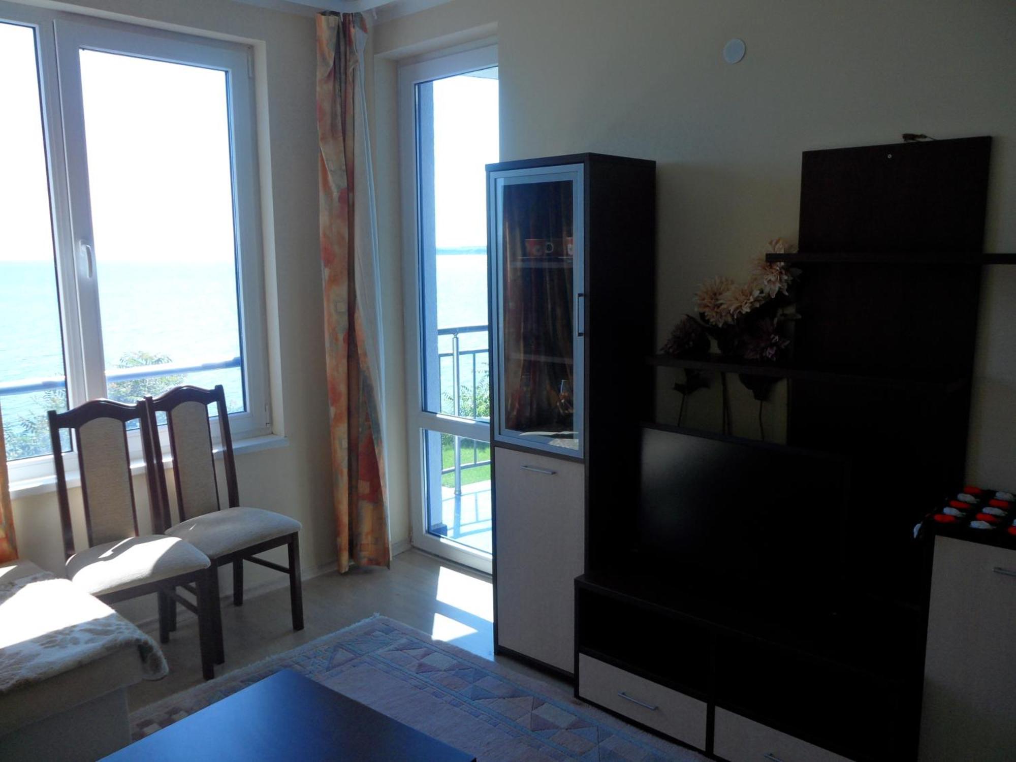 Blue Bay Palace Complex Aparthotel 2*